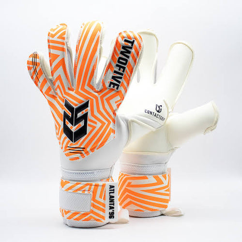 Guantes de Arquero Atlanta'96 Orange Contacgrip goalkeeper gloves with orange geometric patterns and white palms.