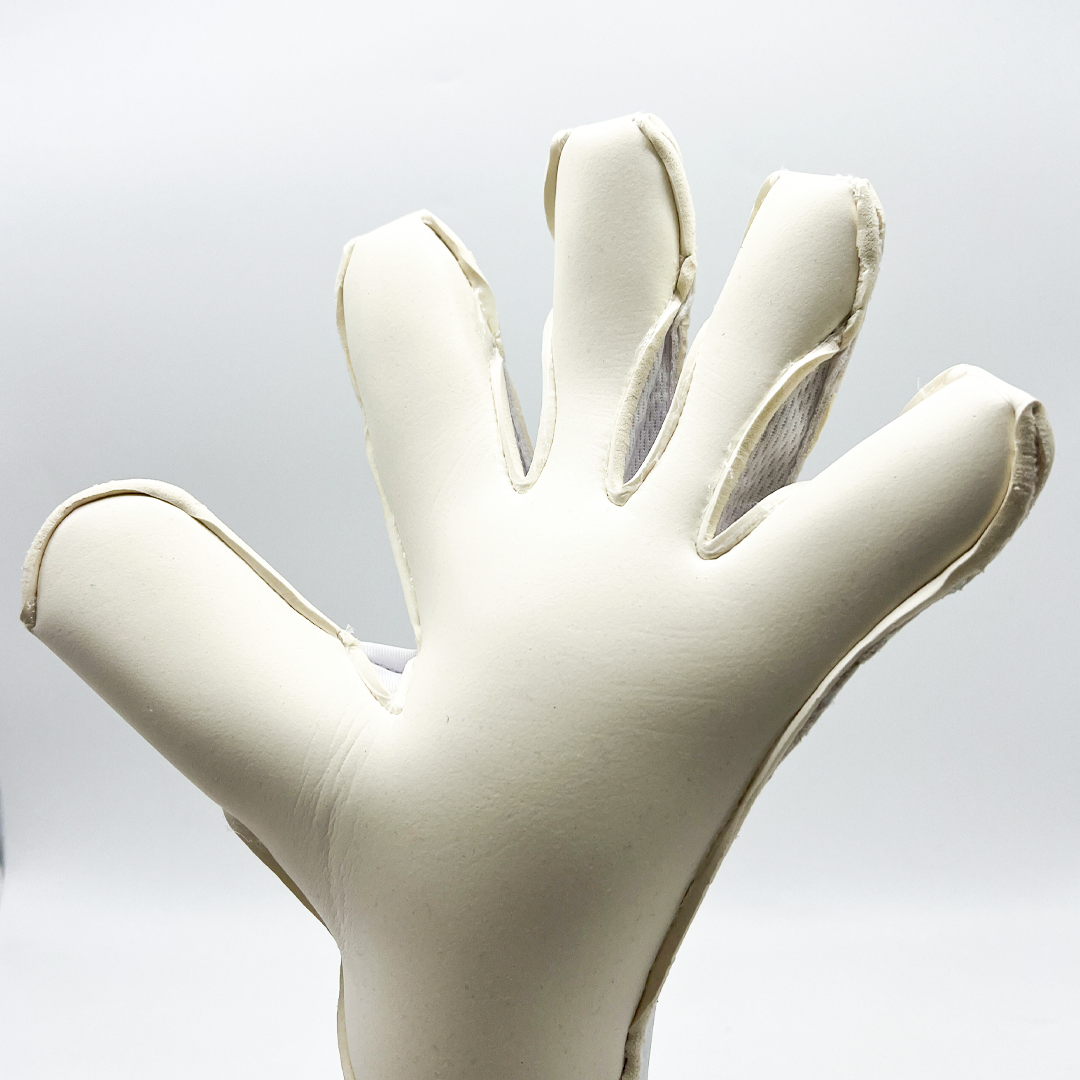 Guantes de Arquero Los Angeles '94 Contacgrip goalkeeper glove in white with padded fingers and palm design.