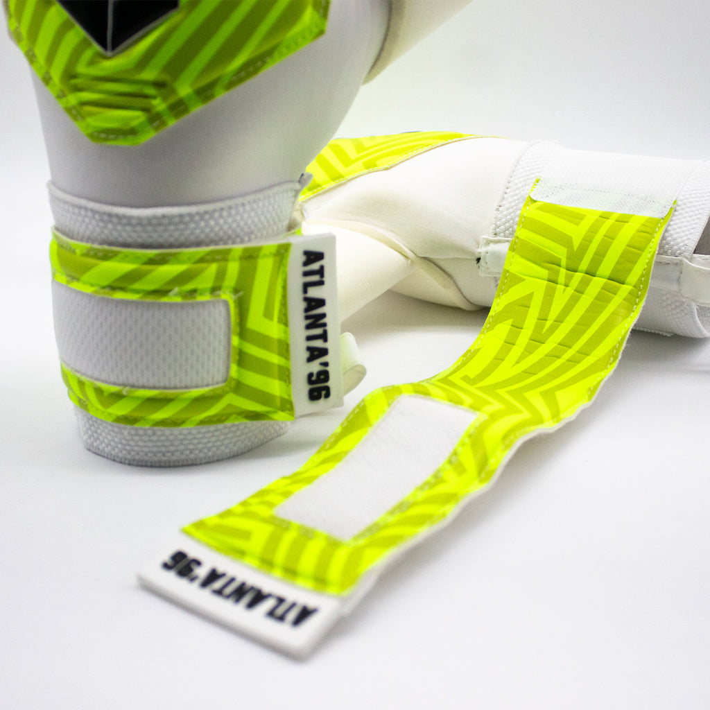 Guantes de Arquero Atlanta'96 Green Contacgrip goalkeeper gloves with neon green wrist straps and white palm surface.