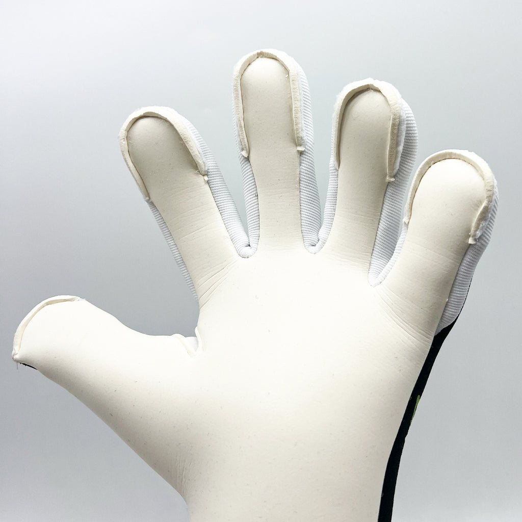 Guantes de Arquero Barcelona '82 Contacgrip goalkeeper glove in white with textured grip on palm and fingers