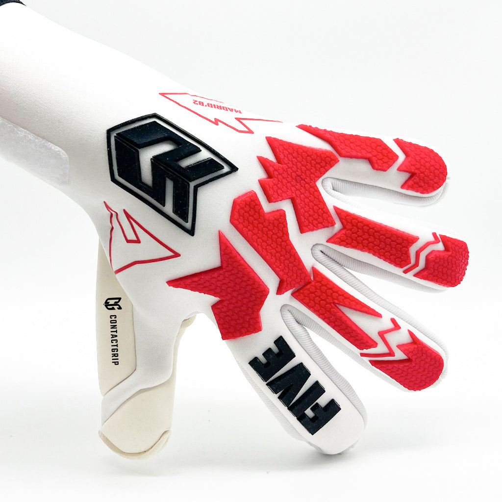 Guantes de Arquero Madrid '82 Contacgrip goalkeeper glove in white with red grip accents and black branding details